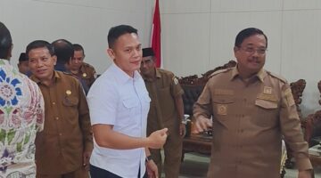 Profesor Sutan Nasomal Menyambut Baik Penyerahan Sertifikat Sekolah Rakyat Diserahkan Bupati Aceh Singkil Safriadi Oyon!!!